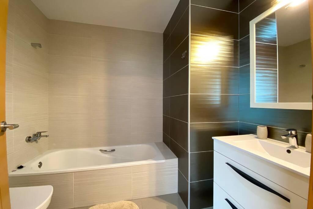 Chalet Moderno Con Piscina En Mont - Roige Bahia Εξωτερικό φωτογραφία